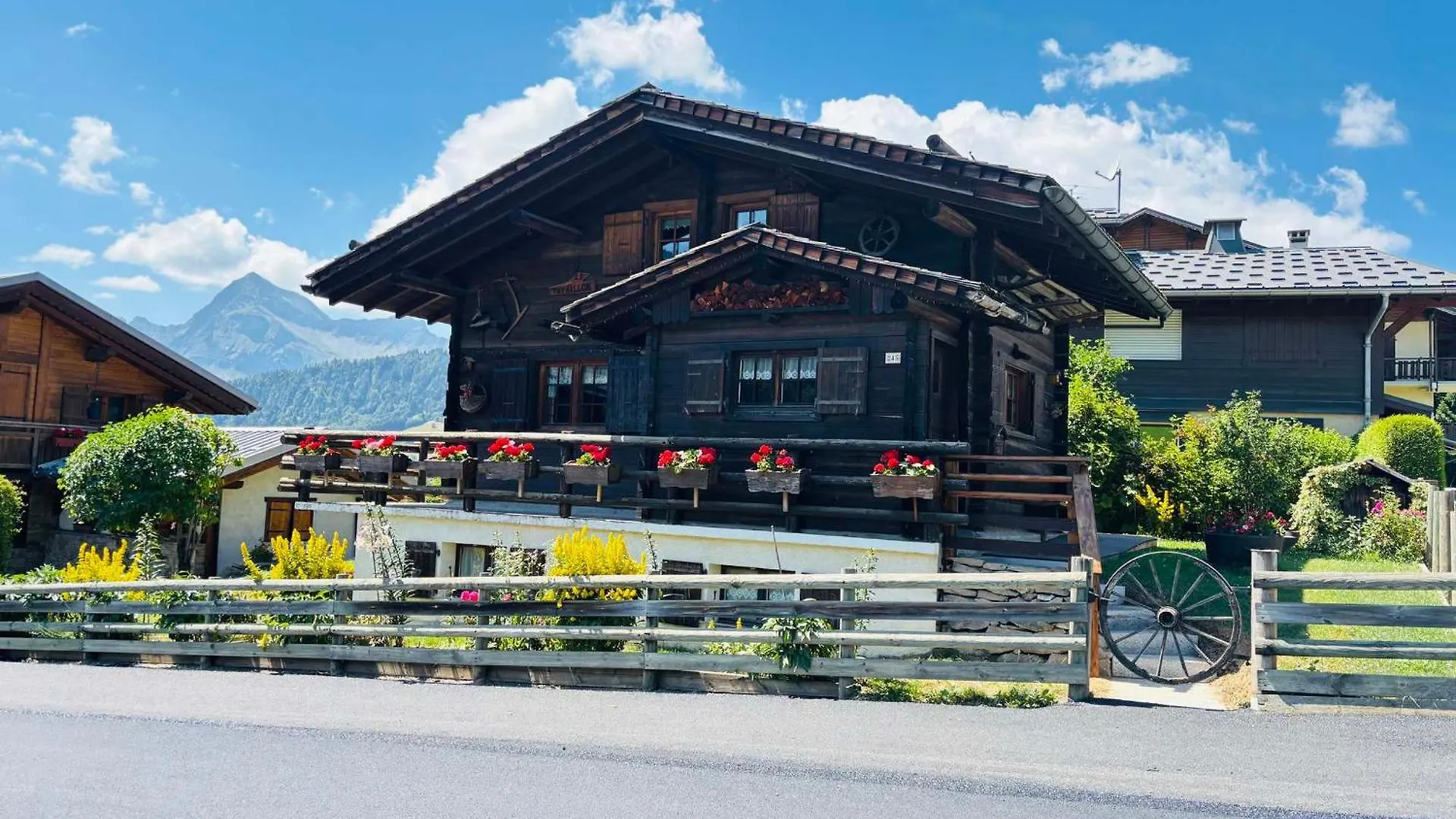 Chalet Cosy Savoyard, Coeur De Village, Proche Pistes - Fr-1-505-221 Notre-Dame-de-Bellecombe